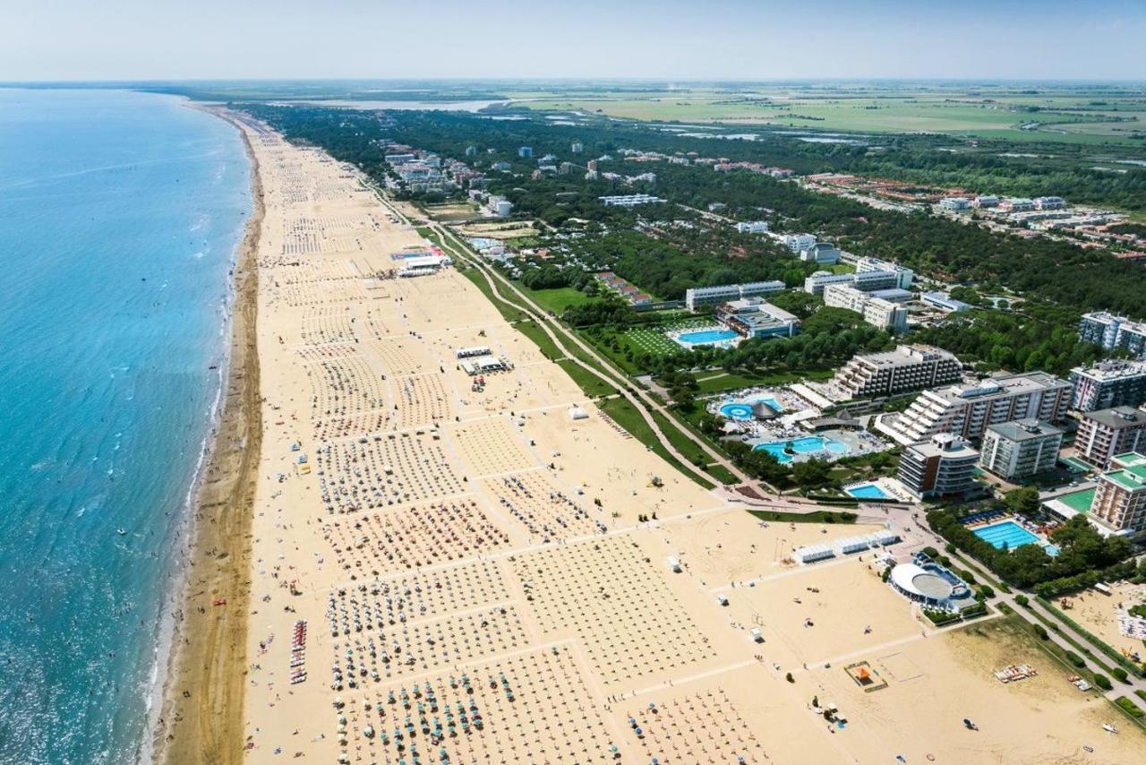 Aparthotel Residenza Al Parco Bibione Exterior foto
